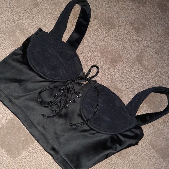 Satin crop top - Picture 2 of 3